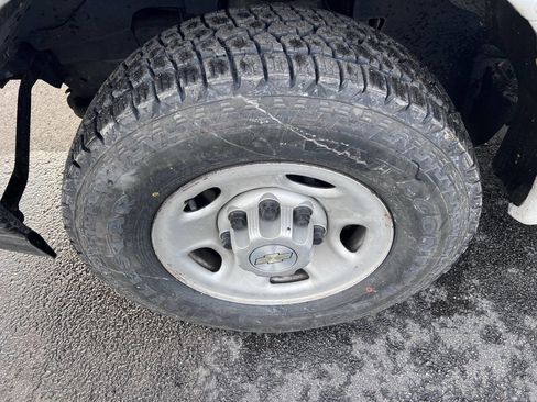 Used 2021 Chevrolet Express 2500 Extended image 5