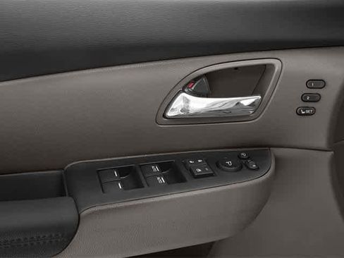 Used 2014 Honda Odyssey Touring image 19