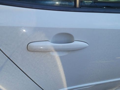 Used 2021 Toyota Corolla SE image 18