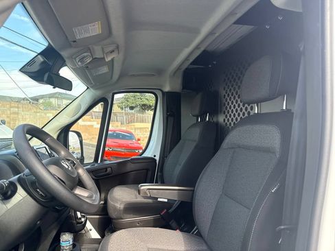 Used 2025 RAM ProMaster 2500 w/ U-Haul Equipment Group FWD image 11
