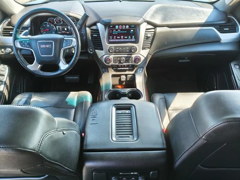 Used 2017 GMC Yukon SLT AWD/4WD image 5