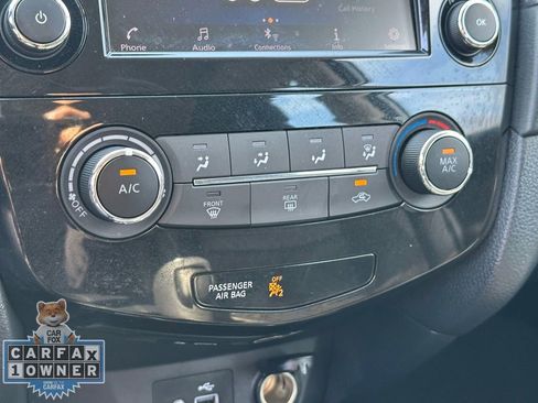 Used 2018 Nissan Rogue S image 29