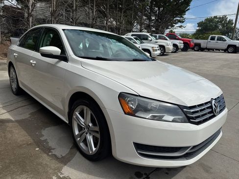 Used 2014 Volkswagen Passat TDI SE FWD image 8