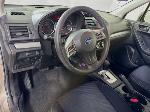 Used 2015 Subaru Forester 2.5i w/ Alloy Wheel Package image 2