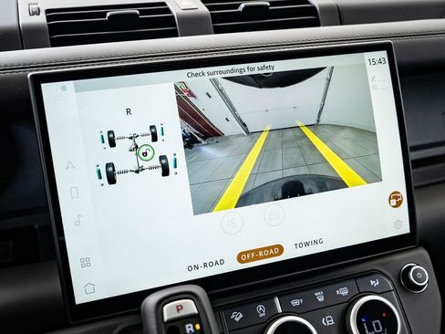 New 2026 Land Rover Defender 110 X-Dynamic SE image 30