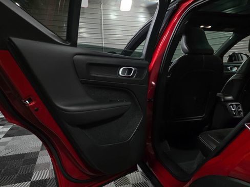 Used 2020 Volvo XC40 T4 R-Design w/ Protection Package Premier image 35