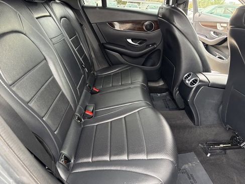 Used 2019 Mercedes-Benz GLC 300 4MATIC image 12