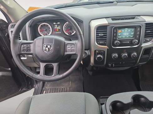 Used 2019 RAM 1500 Classic SLT image 10