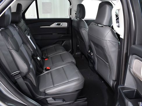 New 2025 Ford Explorer Active w/ Active Comfort Package image 19