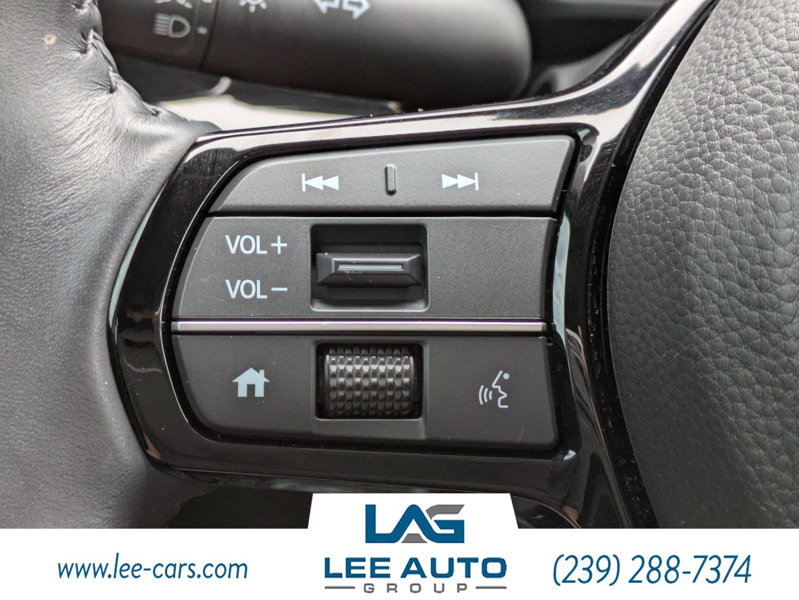 Used 2025 Honda CR-V EX-L image 23
