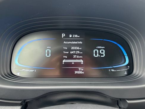 Certified 2023 Hyundai Venue Limited FWD image 11