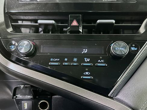 Used 2024 Toyota Camry SE image 22