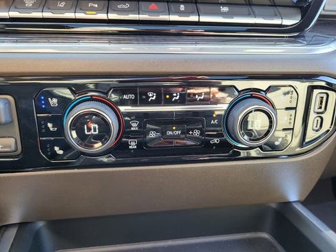 Used 2025 Chevrolet Silverado 2500 LTZ w/ LTZ Premium Package image 27