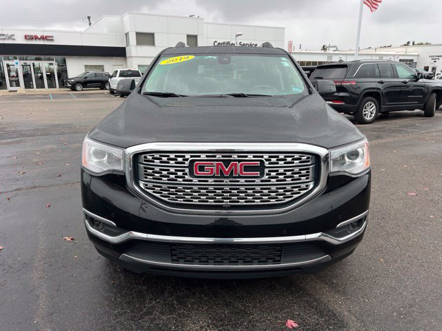 Used 2019 GMC Acadia Denali w/ Technology Package AWD/4WD image 2