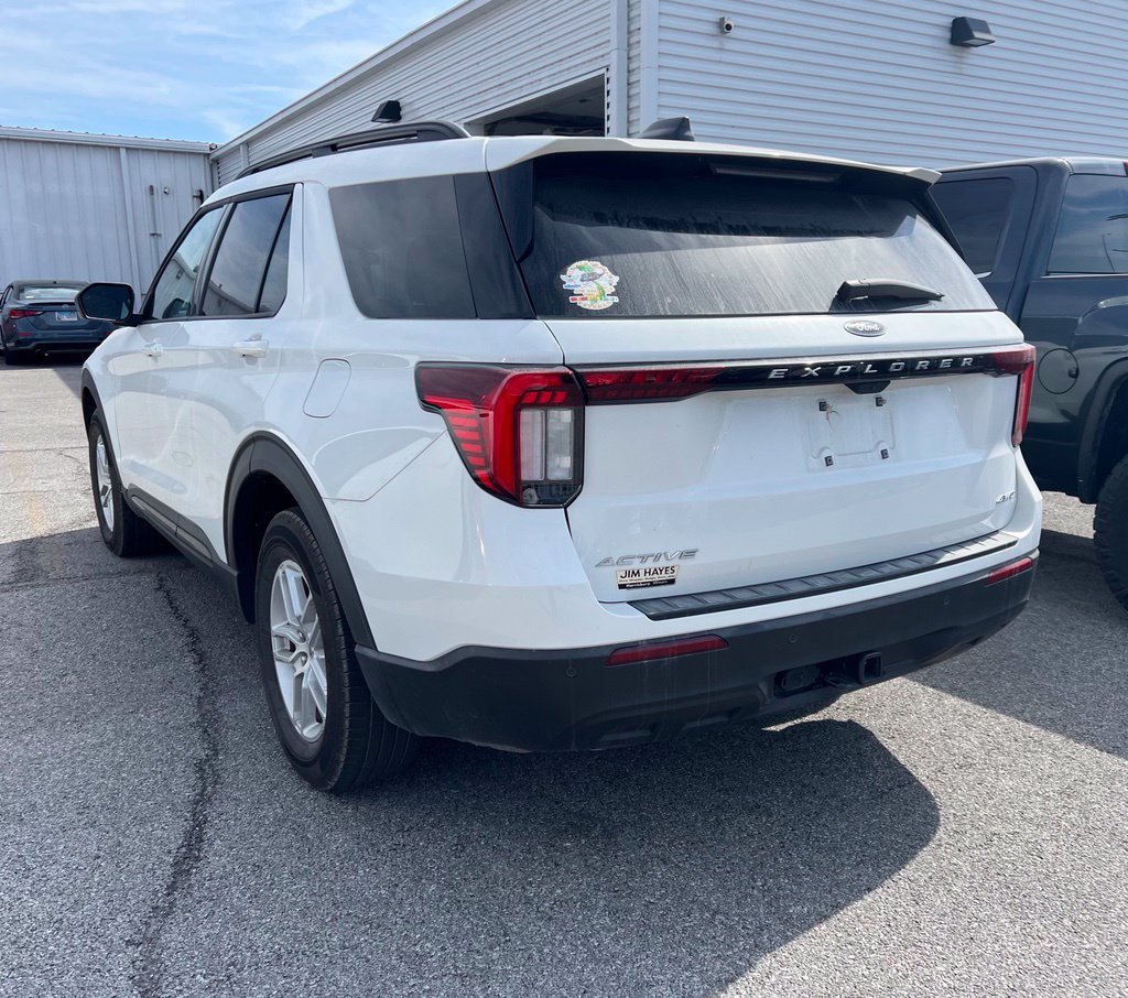 Used 2026 Ford Explorer Active AWD/4WD image 4