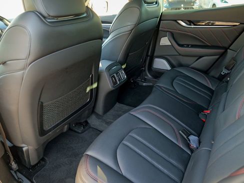 Used 2020 Maserati Levante GranSport image 28