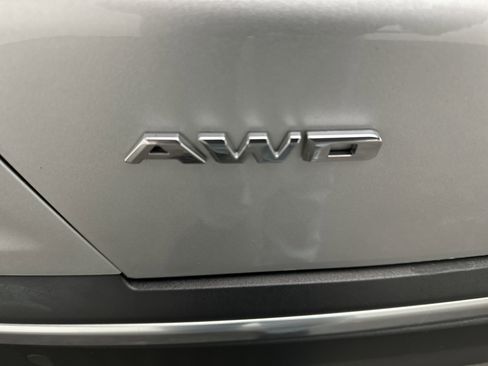 Used 2017 Cadillac XT5 Luxury image 15