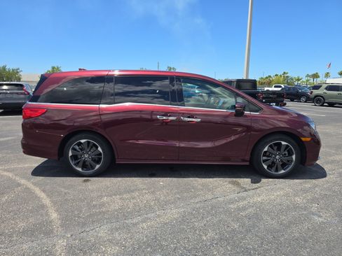 Used 2021 Honda Odyssey Elite image 3