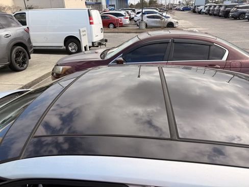 Used 2017 Nissan Maxima Platinum image 13