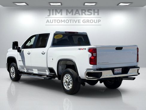 Used 2025 Chevrolet Silverado 2500 LT w/ Convenience Package AWD/4WD image 4