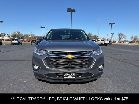 Used 2020 Chevrolet Traverse LT image 3