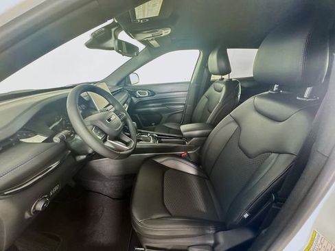 New 2026 Jeep Compass Latitude image 21