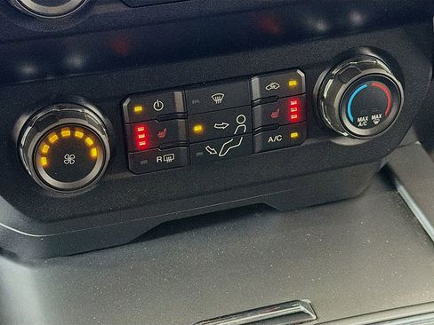 Used 2019 Ford F250 XLT w/ XLT Premium Package AWD/4WD image 31