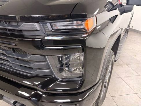 Used 2024 Chevrolet Silverado 2500 Custom w/ Custom Convenience Package image 7