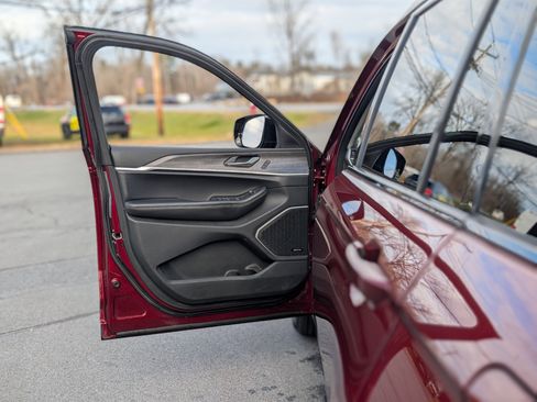 Used 2021 Jeep Grand Cherokee L Limited image 33