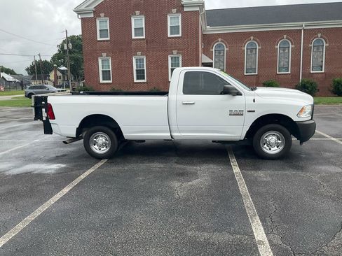 Used 2017 RAM 2500 Tradesman w/ Power & Remote Entry Group RWD image 4