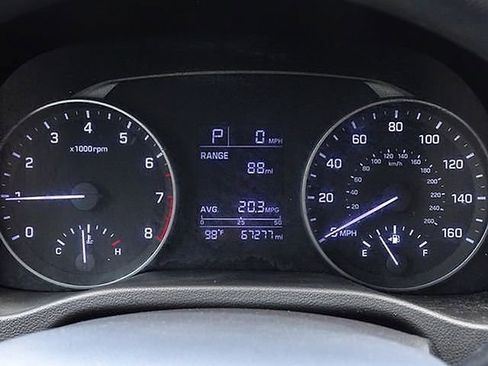 Used 2017 Hyundai Elantra SE image 24