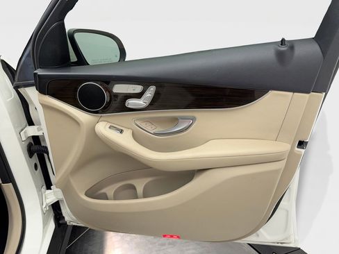 Used 2022 Mercedes-Benz GLC 300 GLC 300 NAV,CAM,PANO,HTD STS,B image 40