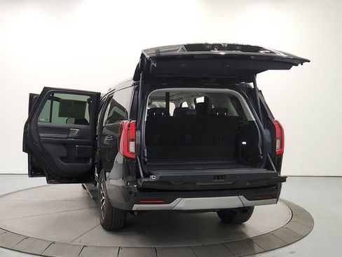 Used 2025 Ford Expedition Platinum AWD/4WD image 14