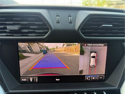 Used 2019 Lamborghini Urus AWD/4WD image 17