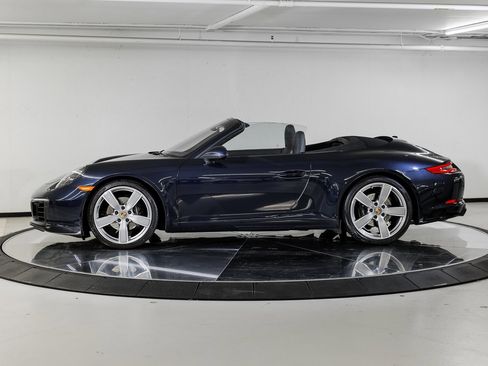 Used 2017 Porsche 911 Carrera 4 image 2