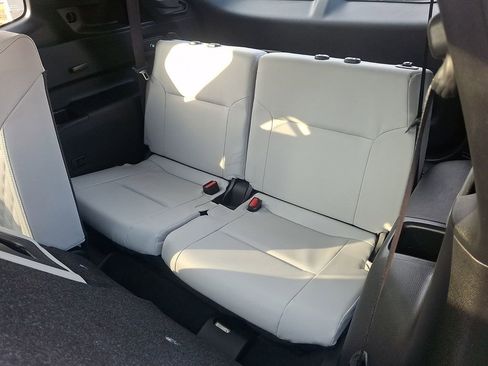 Used 2024 Mitsubishi Outlander SEL image 12