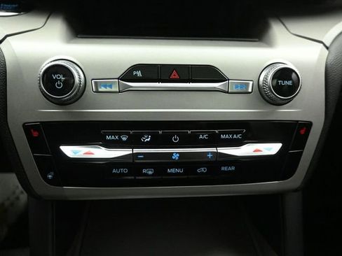 Certified 2023 Ford Explorer XLT w/ Equipment Group 202A image 15