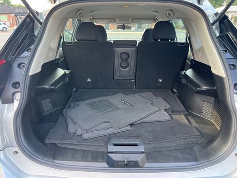 Used 2018 Nissan Rogue S FWD image 19