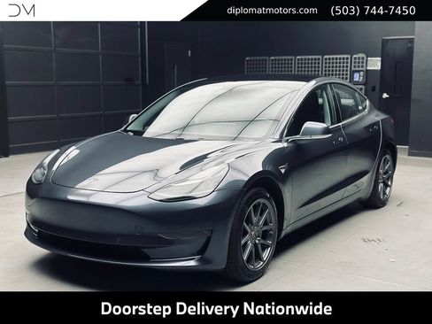 Used 2018 Tesla Model 3 Long Range RWD image 1