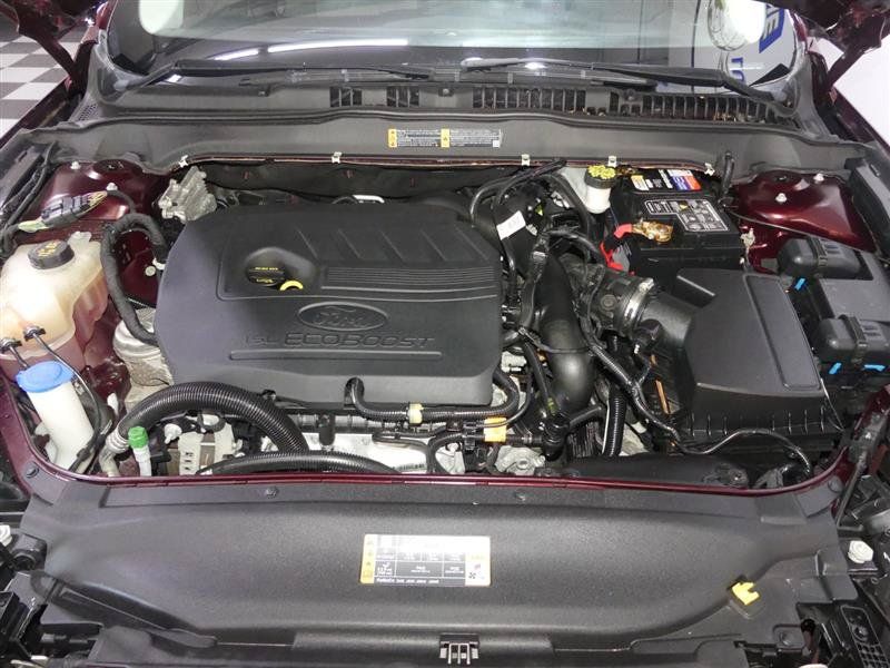 Used 2018 Ford Fusion SE w/ Fusion SE Technology Package FWD image 12