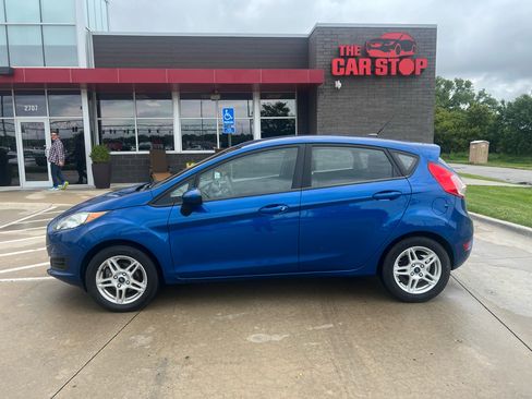 Used 2019 Ford Fiesta SE image 1