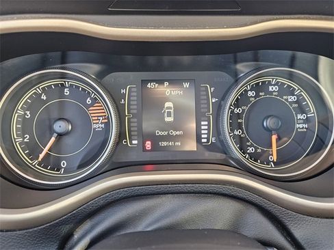 Used 2017 Jeep Cherokee Latitude w/ Comfort/Convenience Group image 20