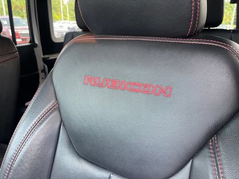 Used 2018 Jeep Wrangler Unlimited Rubicon AWD/4WD image 11