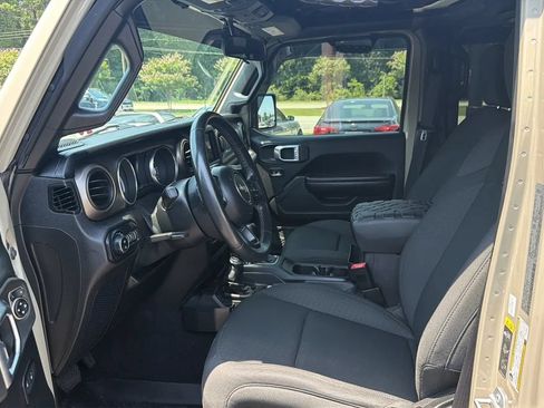 Used 2020 Jeep Gladiator Sport w/ Quick Order Package 24S AWD/4WD image 8