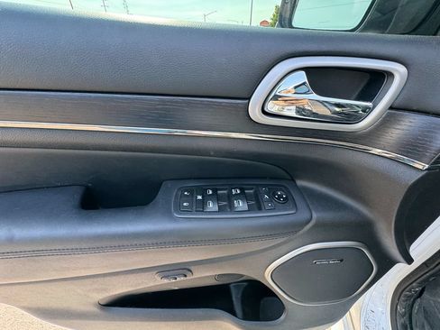 Used 2018 Jeep Grand Cherokee High Altitude AWD/4WD image 15