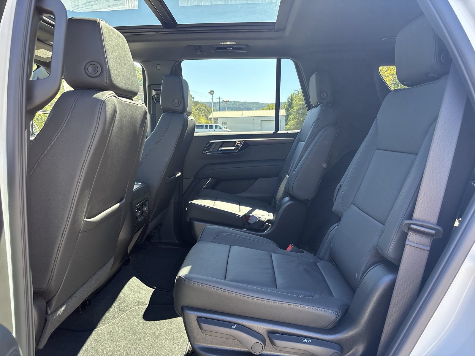 New 2027 Chevrolet Tahoe Z71 w/ Comfort Package AWD/4WD image 25