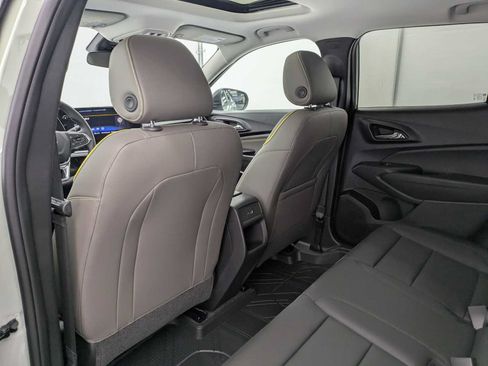 New 2026 Chevrolet Trax ACTIV w/ Sunroof Package FWD image 19