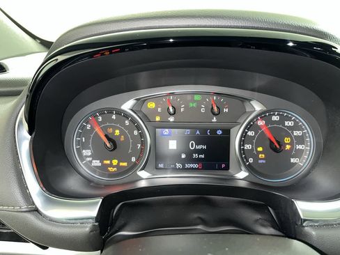 Used 2023 Chevrolet Traverse LT w/ LT Premium Package FWD image 17