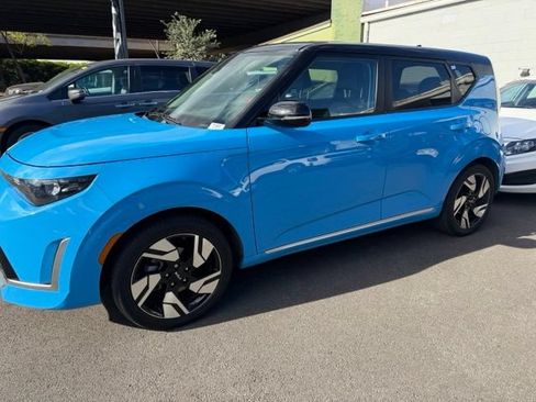 Used 2023 Kia Soul GT-Line FWD image 3