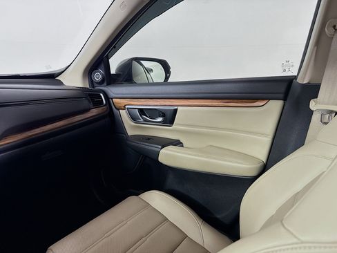 Used 2020 Honda CR-V Touring image 29